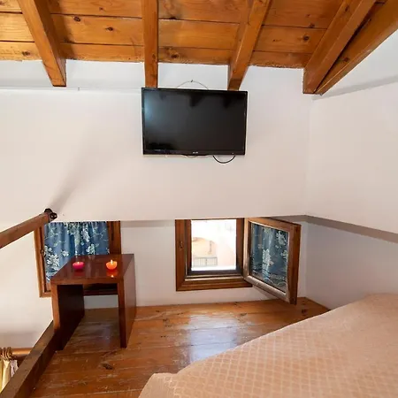 Aeolos מונמבאסיה