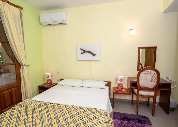 Aeolos Penzion Monemvasía