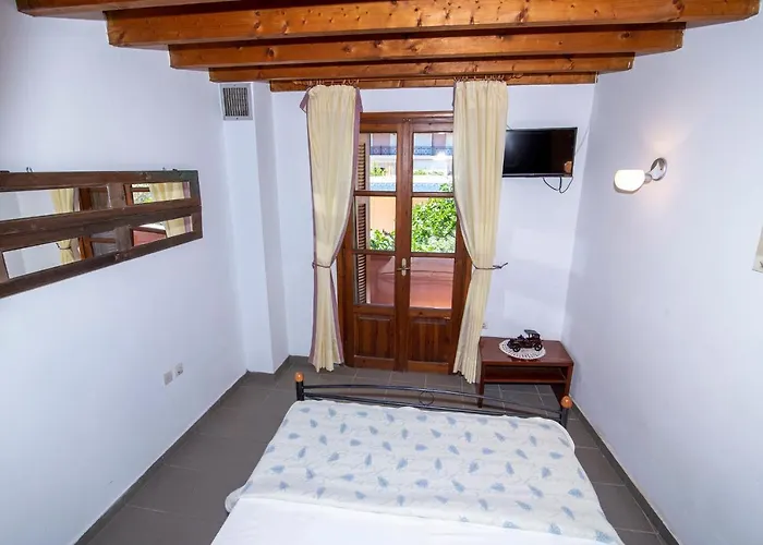 Aeolos 3* Monemvasía